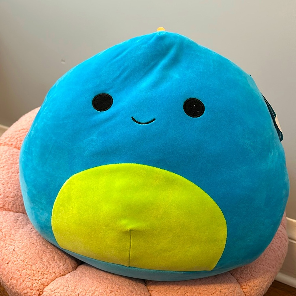 NWT Squishmallow Darex